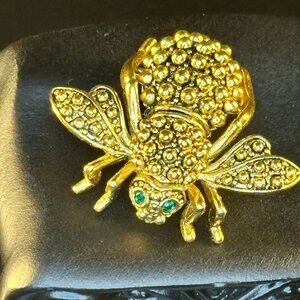 Joan Rivers Classics Green Eyes Crystal Gold Toned Bee Quartz Watch Brooch Pin